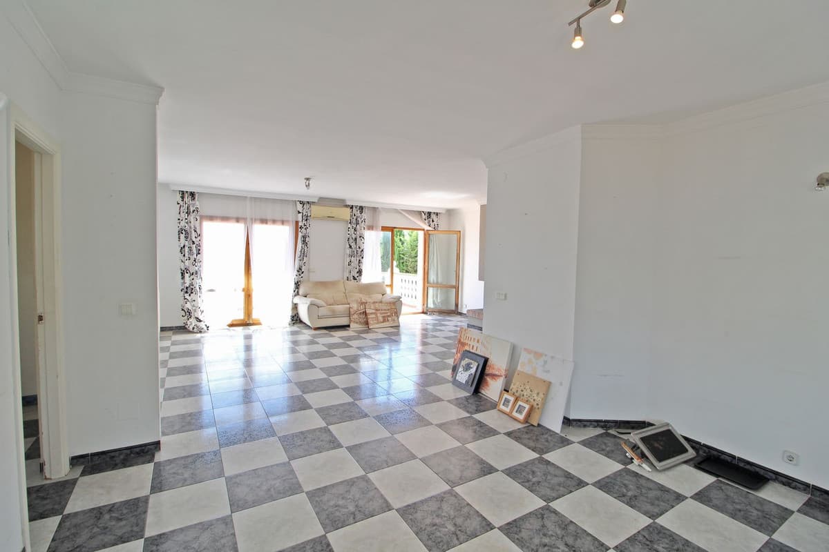 Detached Villa in Calahonda — photo 7 of 10