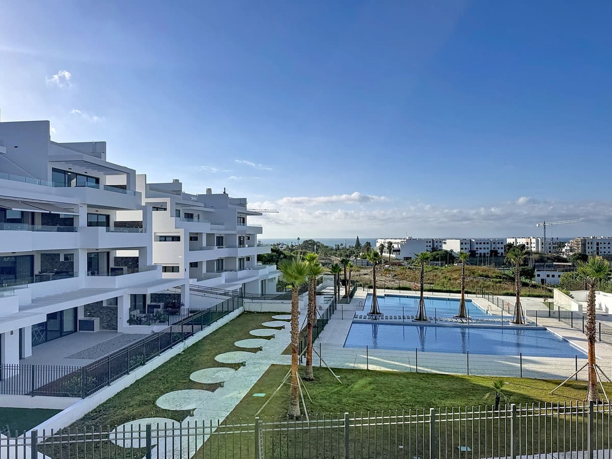 Middle Floor Apartment in Estepona — photo 6 of 10