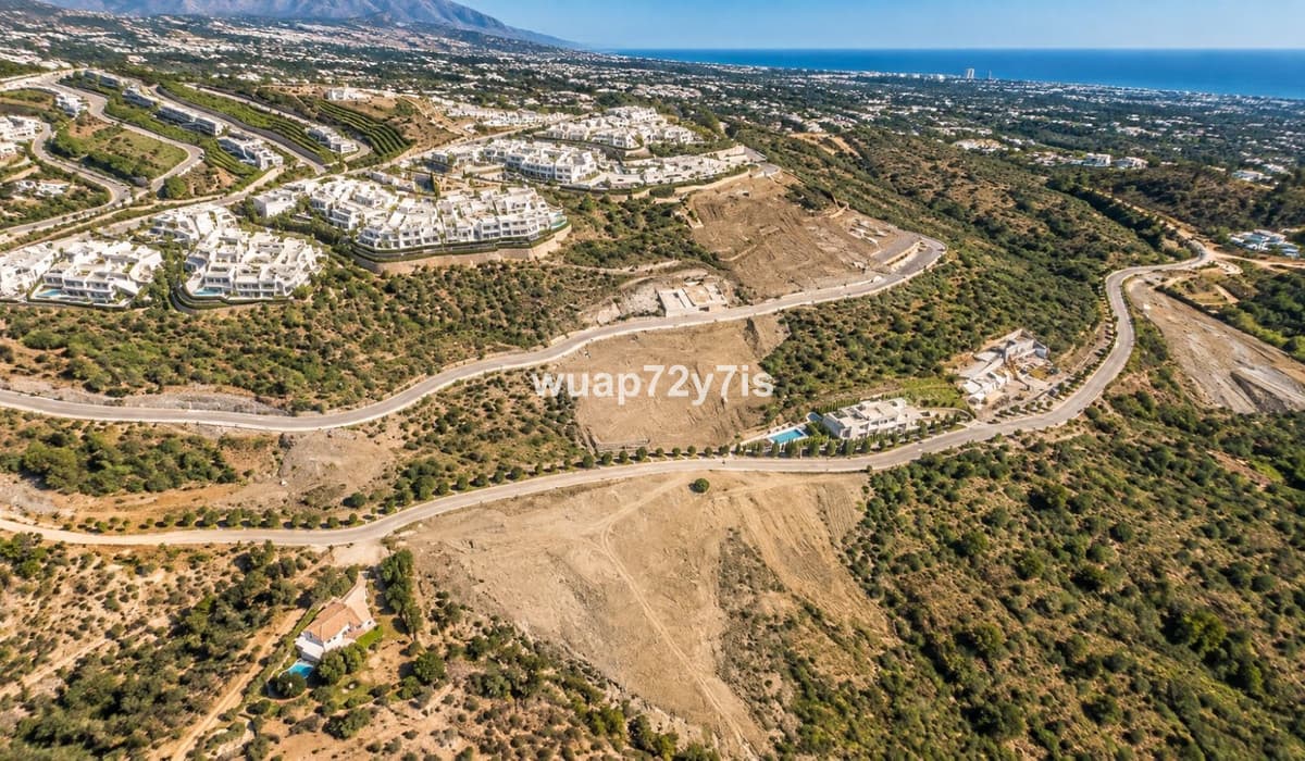 Residential Plot in La Quinta — photo 1 of 10