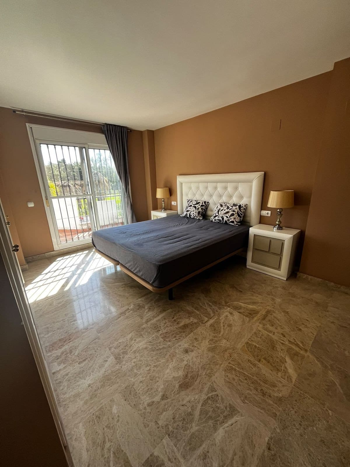 Townhouse in Nueva Andalucía — photo 2 of 10