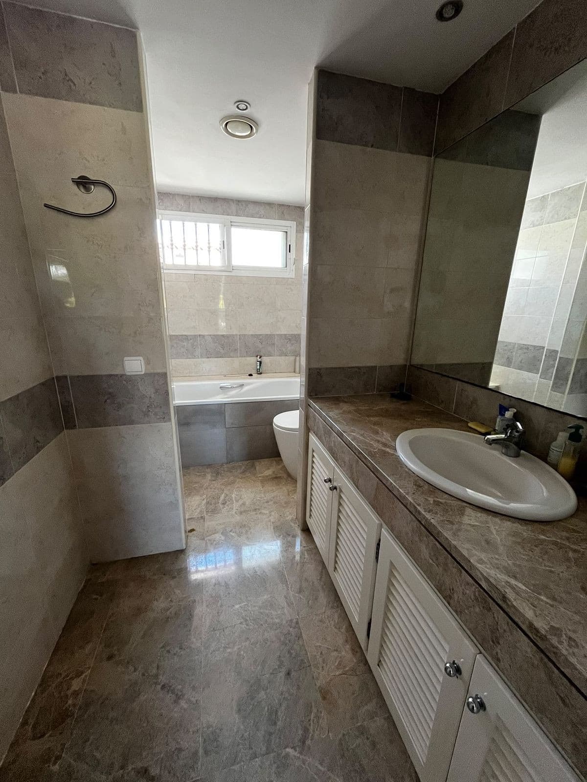 Townhouse in Nueva Andalucía — photo 5 of 10