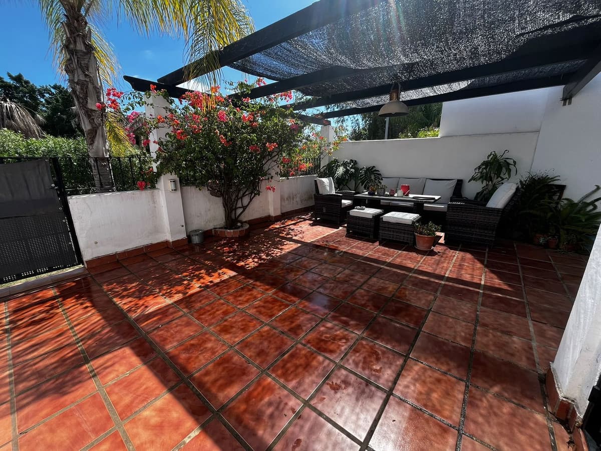 Townhouse in Nueva Andalucía — photo 10 of 10