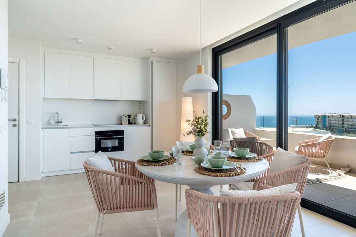 Middle Floor Apartment in Fuengirola — photo 1 of 10