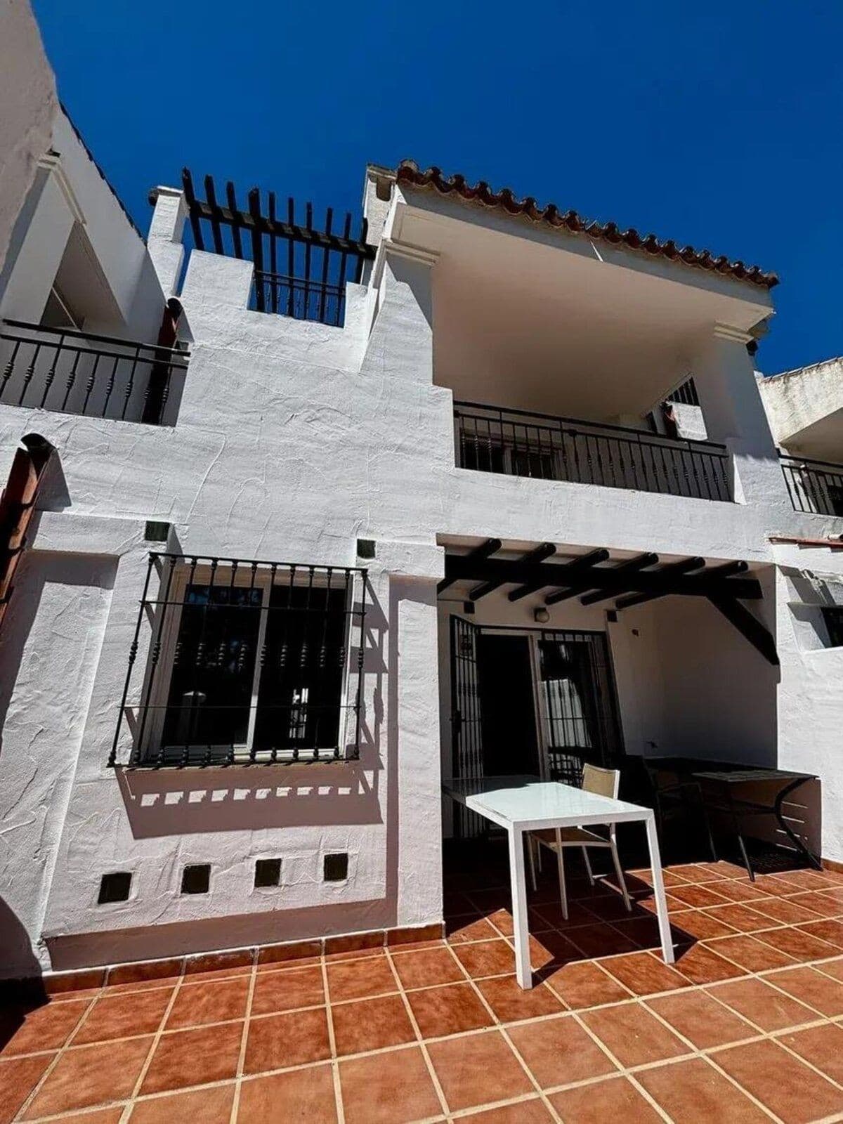 Townhouse in Nueva Andalucía — photo 2 of 10