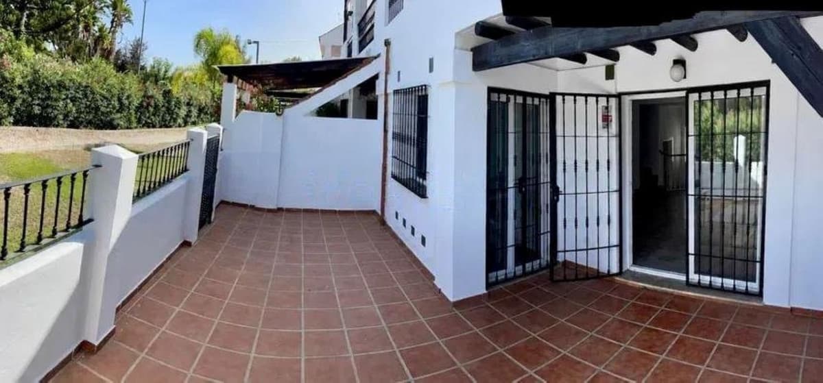 Townhouse in Nueva Andalucía — photo 9 of 10