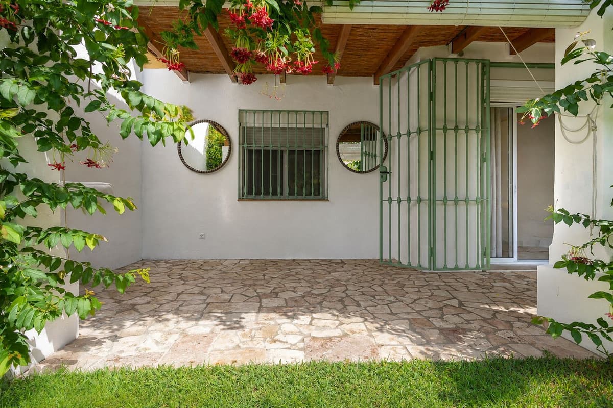 Ground Floor Apartment in Guadalmina Alta — photo 7 of 10