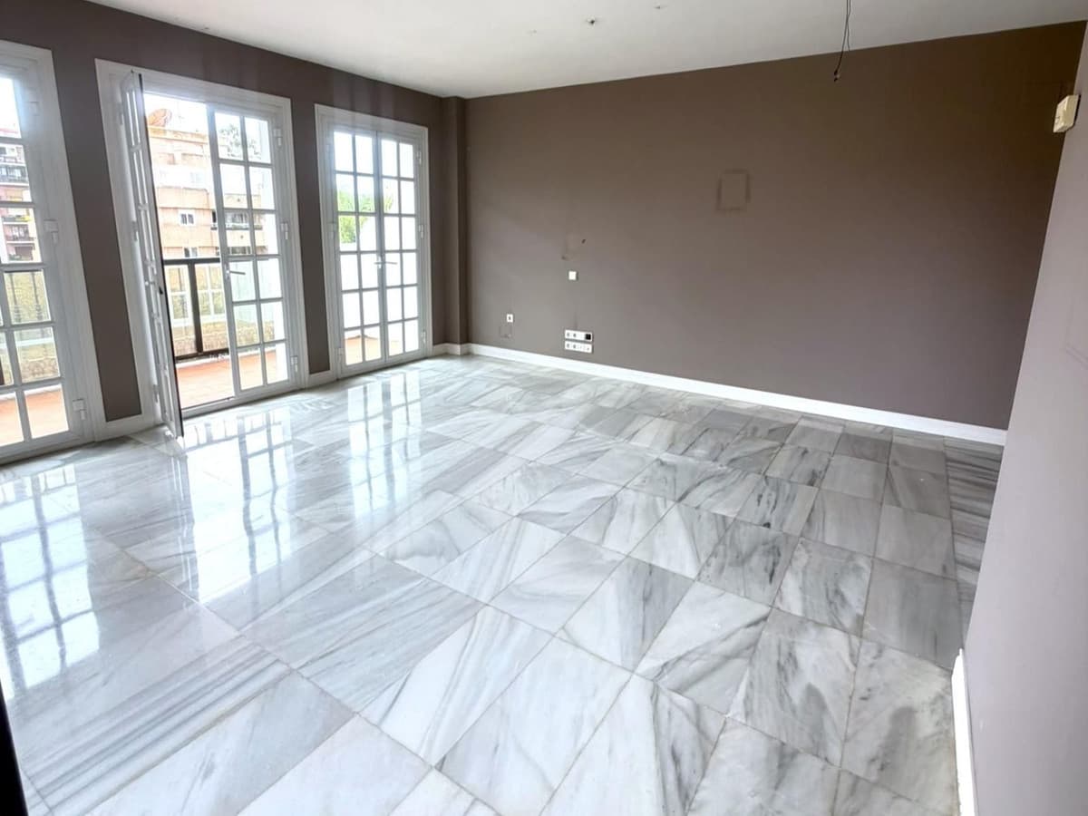 Middle Floor Apartment in Marbella — photo 10 of 10