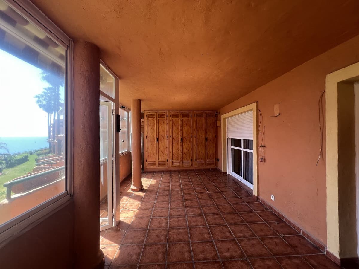 Ground Floor Apartment in Estepona — photo 4 of 10