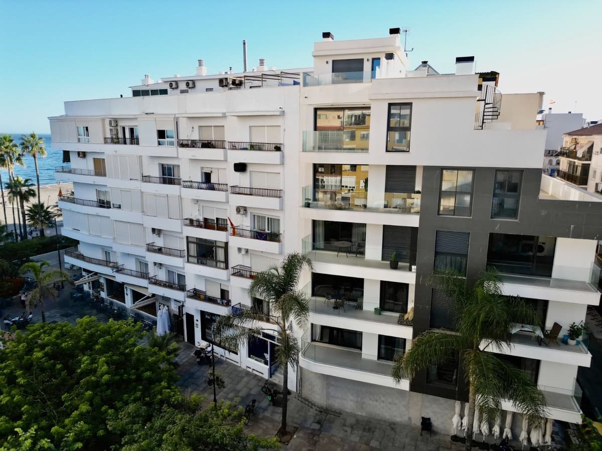 Middle Floor Apartment in Estepona — photo 1 of 10