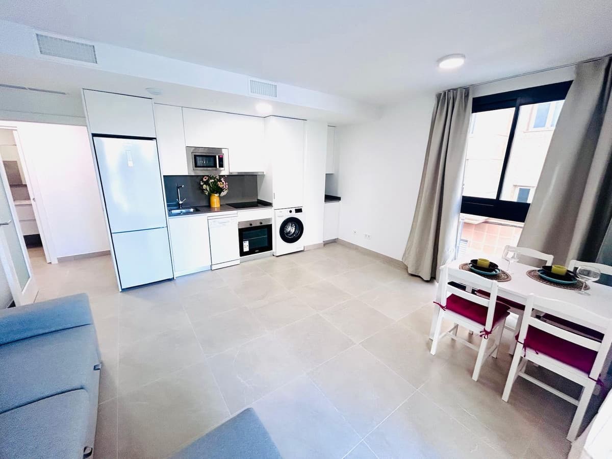 Middle Floor Apartment in Estepona — photo 2 of 10