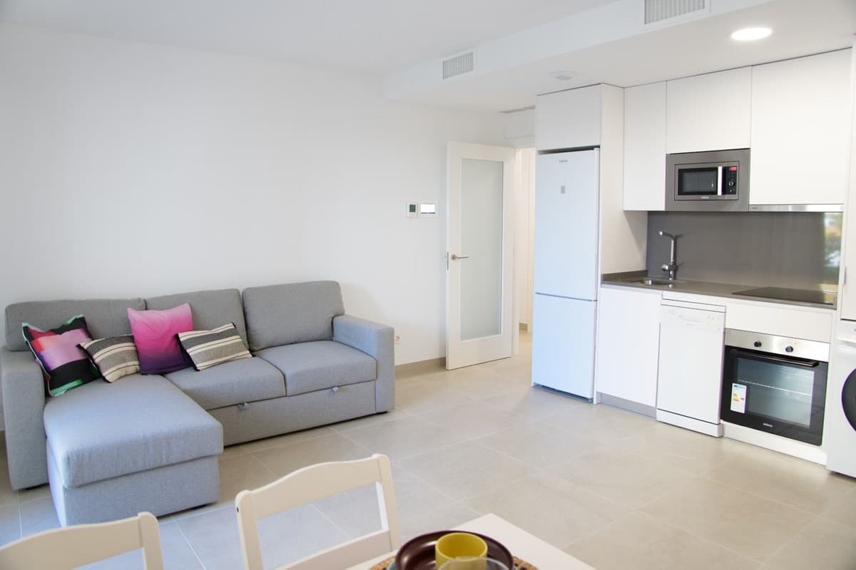 Middle Floor Apartment in Estepona — photo 3 of 10