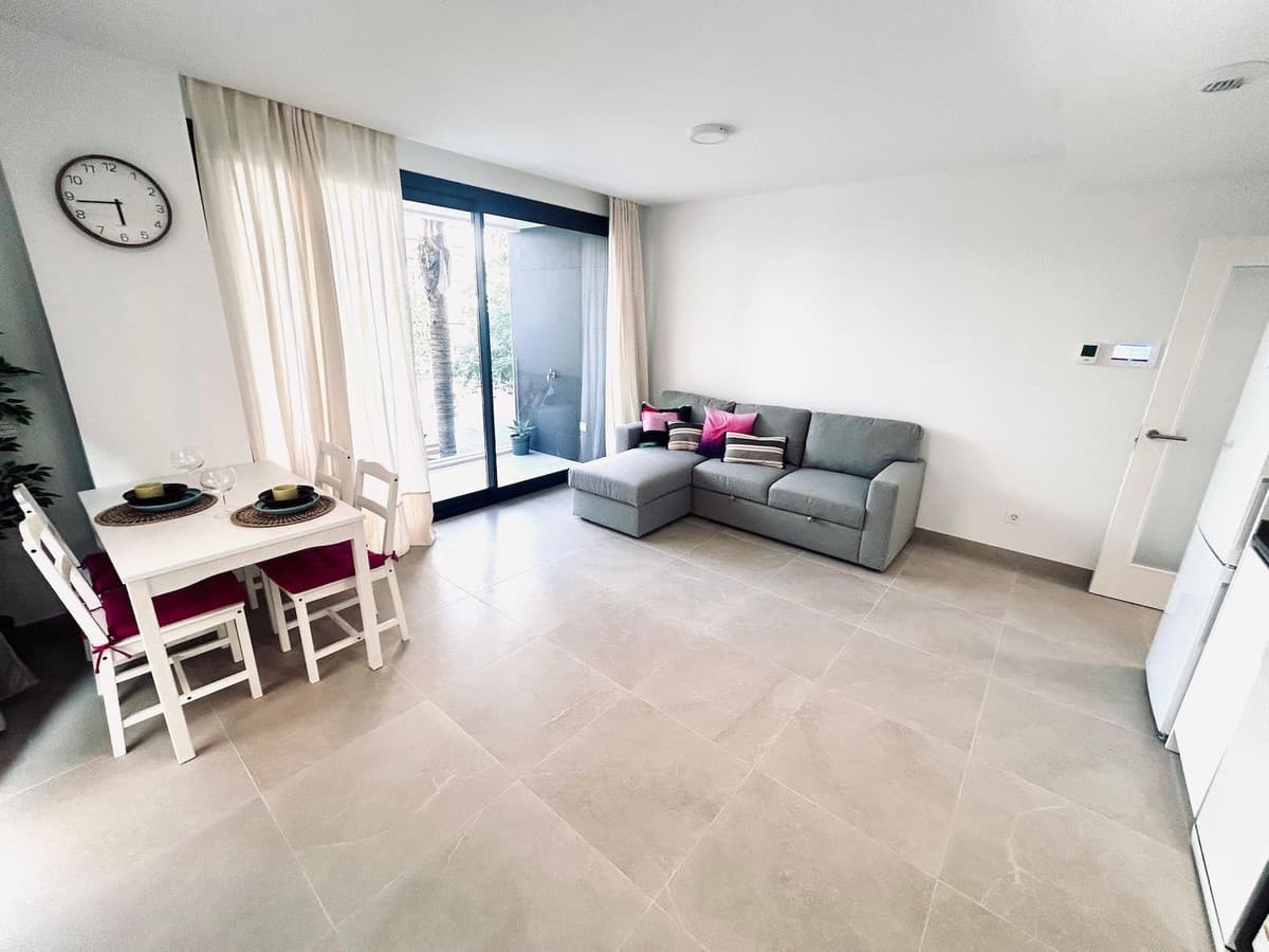 Middle Floor Apartment in Estepona — photo 6 of 10