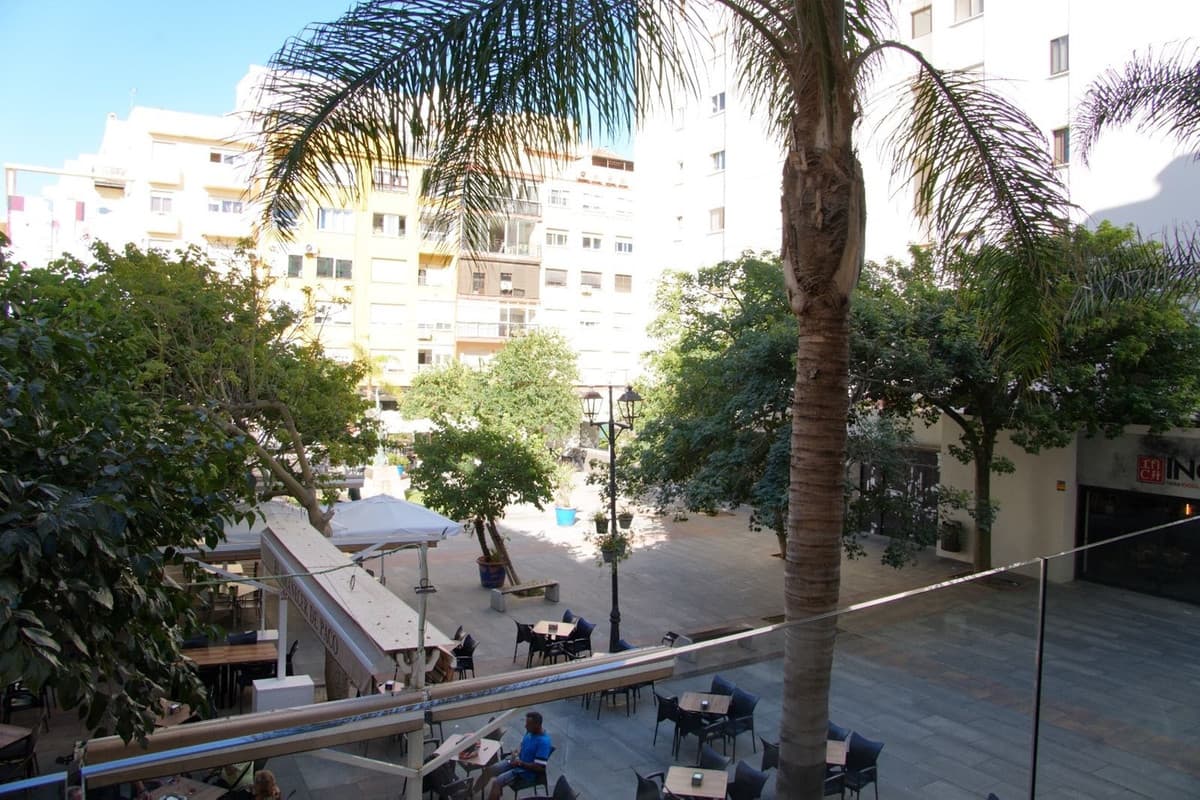 Middle Floor Apartment in Estepona — photo 9 of 10
