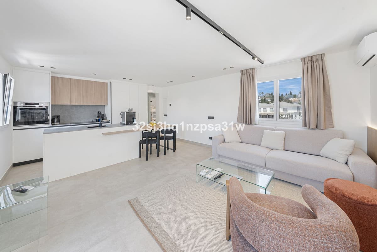 Penthouse in Estepona — photo 1 of 10