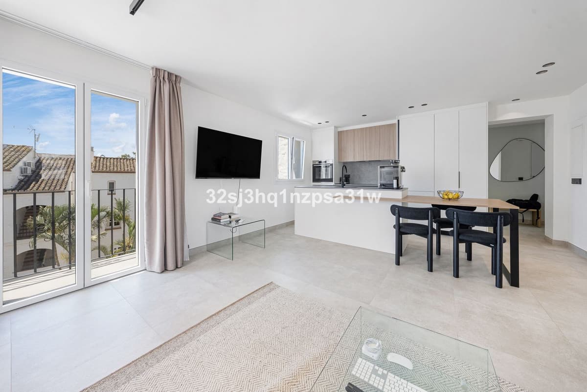 Penthouse in Estepona — photo 8 of 10