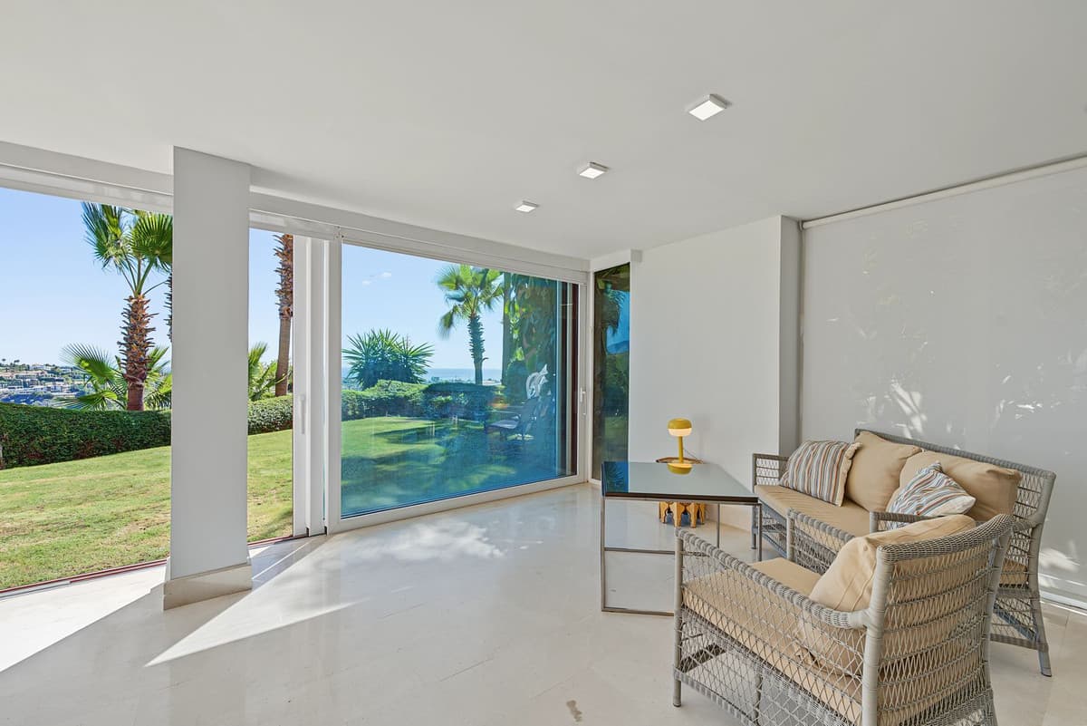 Ground Floor Apartment in Benahavís — photo 4 of 10