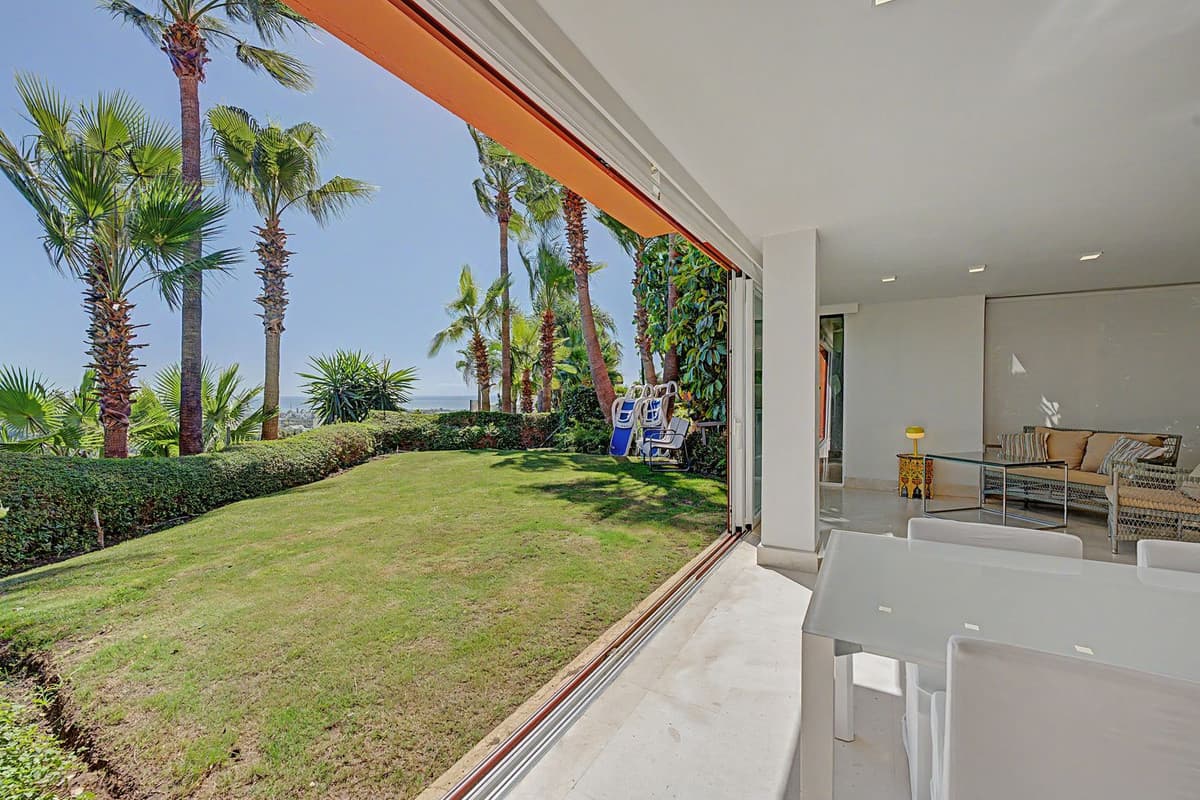 Ground Floor Apartment in Benahavís — photo 7 of 10