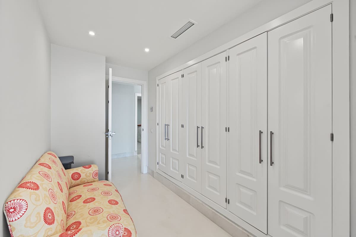 Ground Floor Apartment in Benahavís — photo 8 of 10