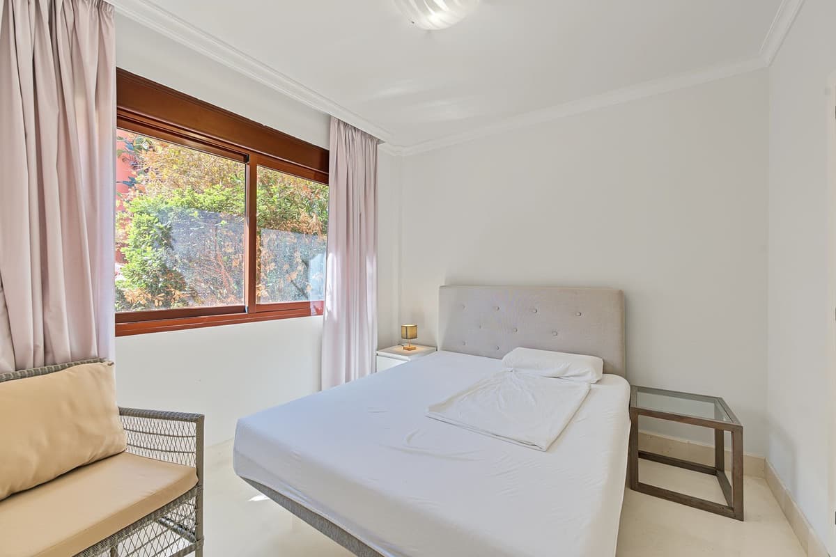 Ground Floor Apartment in Benahavís — photo 9 of 10