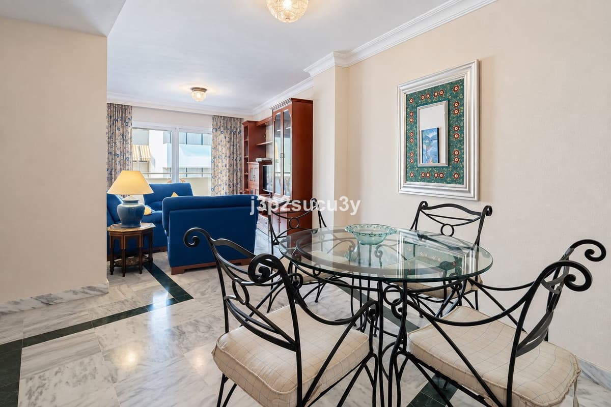 Middle Floor Apartment in Marbella — photo 9 of 10
