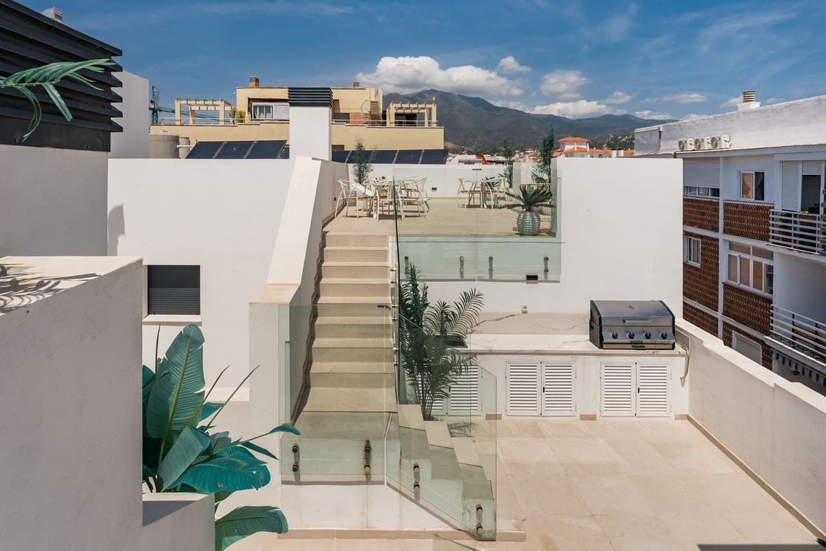 Top Floor Apartment in Estepona — photo 2 of 10