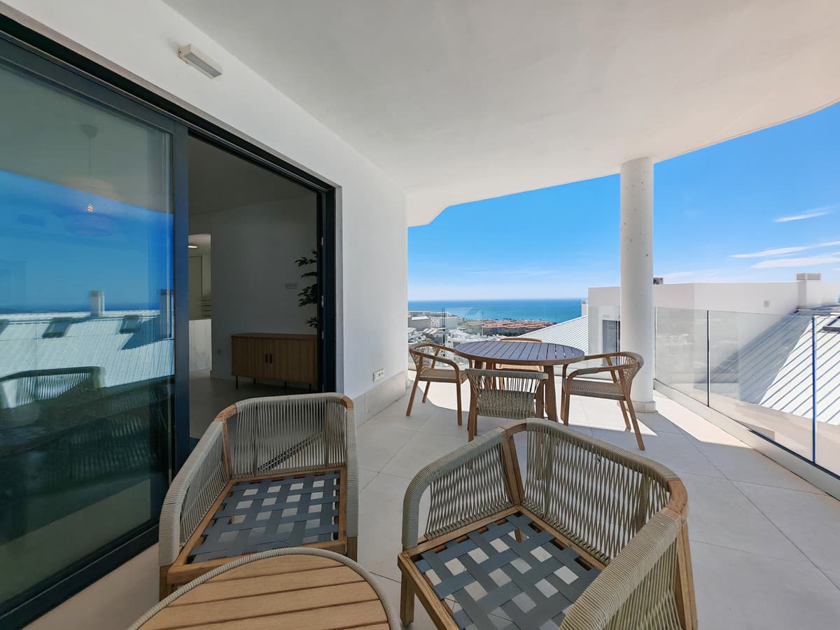 Middle Floor Apartment in Fuengirola — photo 2 of 10