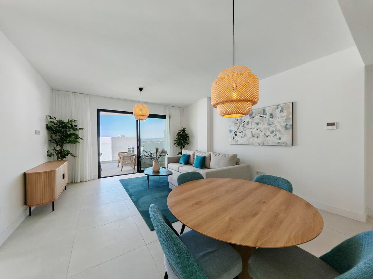 Middle Floor Apartment in Fuengirola — photo 3 of 10