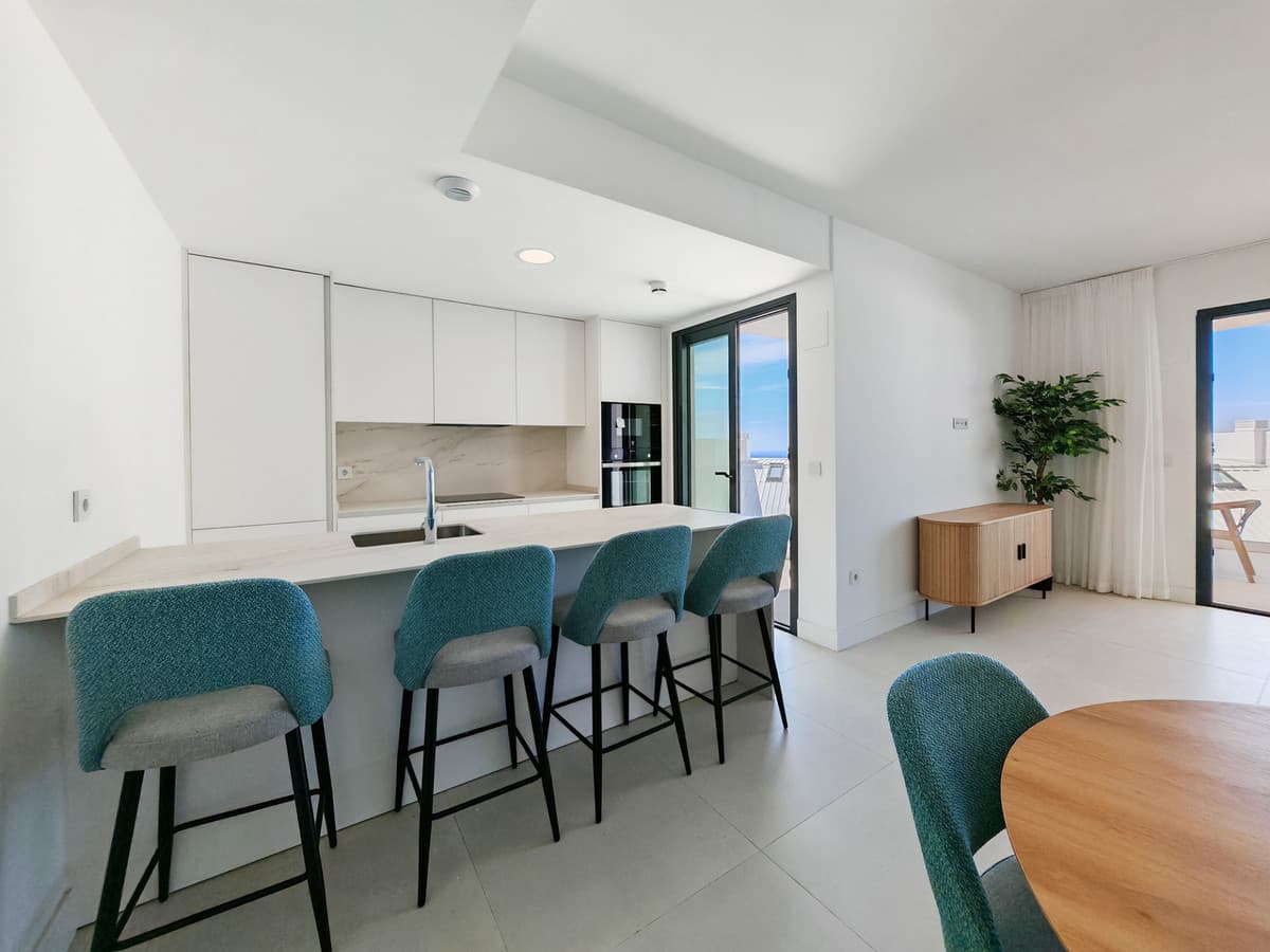 Middle Floor Apartment in Fuengirola — photo 7 of 10