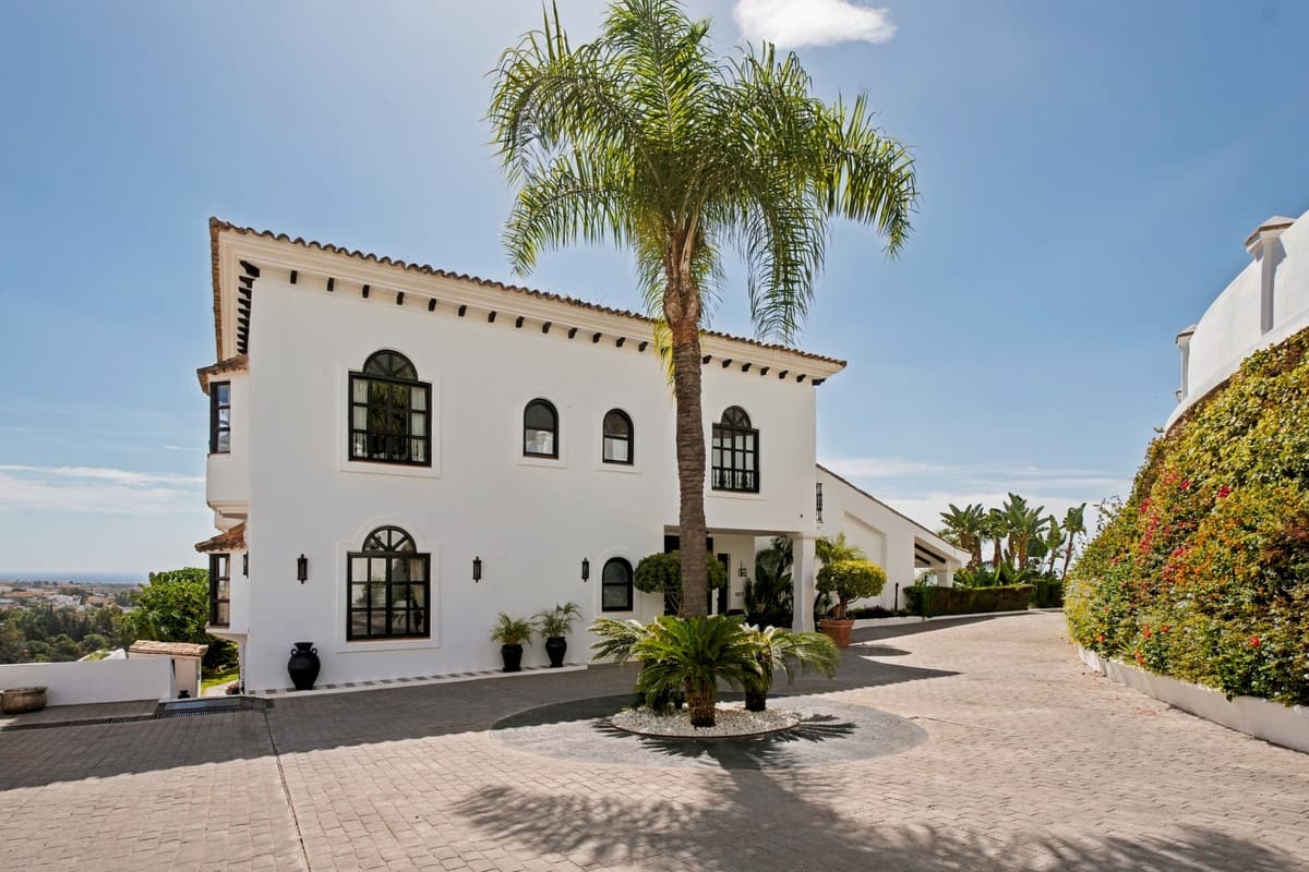 Detached Villa in Benahavís — photo 4 of 10