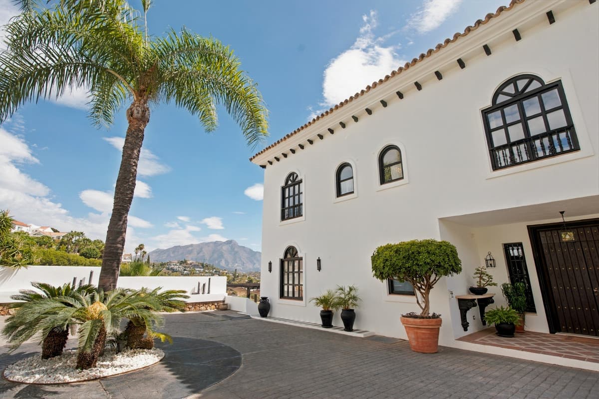 Detached Villa in Benahavís — photo 9 of 10