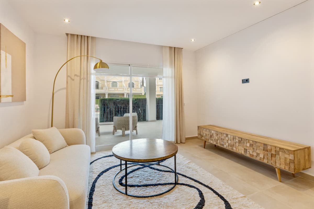 Middle Floor Apartment in Nueva Andalucía — photo 3 of 10