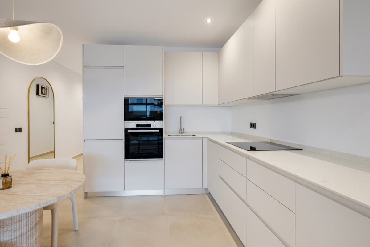Middle Floor Apartment in Nueva Andalucía — photo 4 of 10