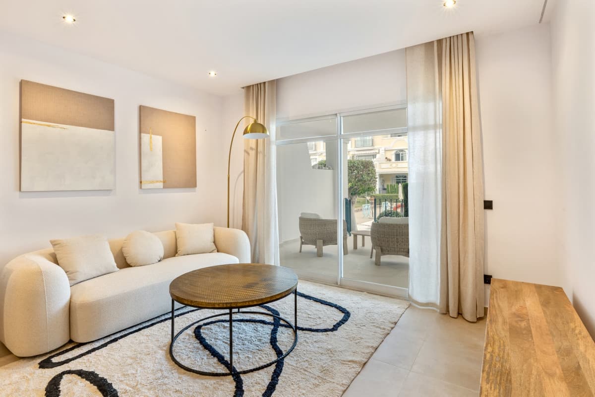 Middle Floor Apartment in Nueva Andalucía — photo 5 of 10