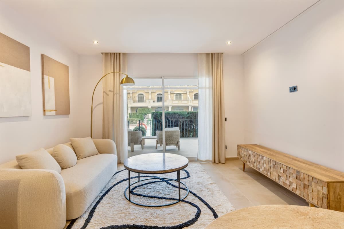 Middle Floor Apartment in Nueva Andalucía — photo 6 of 10