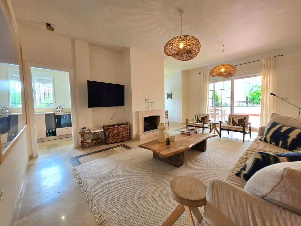 Ground Floor Apartment in Aloha — photo 3 of 10