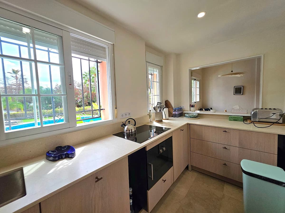 Ground Floor Apartment in Aloha — photo 9 of 10
