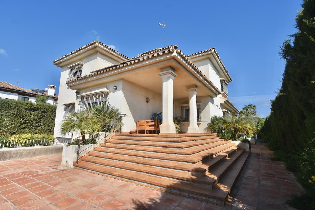 Detached Villa in Estacion de Cartama — photo 1 of 10