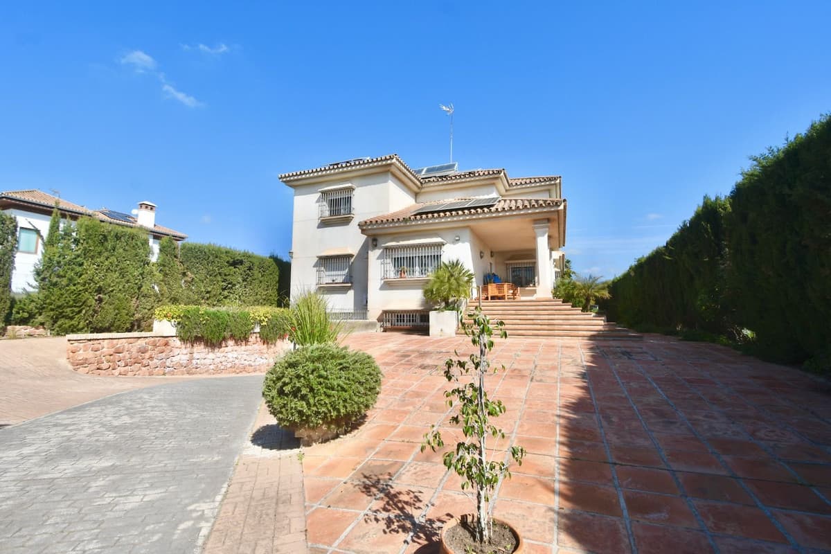 Detached Villa in Estacion de Cartama — photo 3 of 10