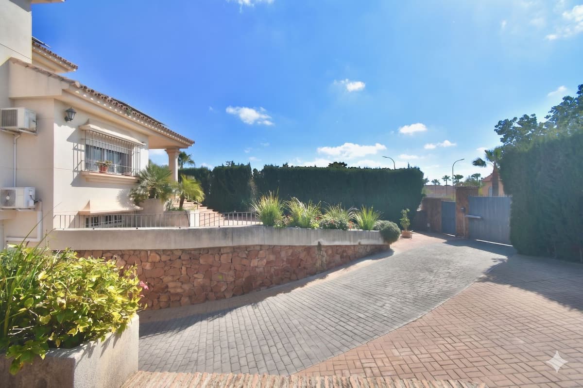 Detached Villa in Estacion de Cartama — photo 6 of 10
