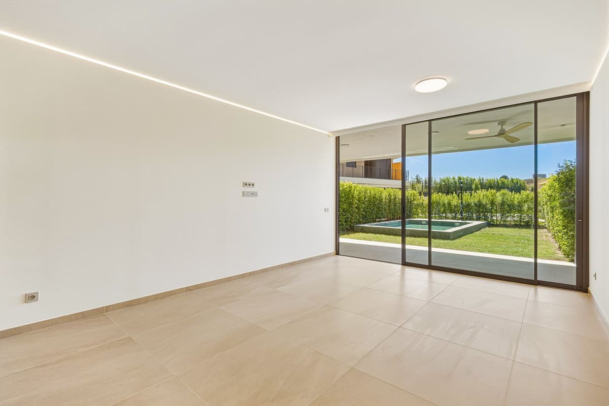 Ground Floor Apartment in Higueron — photo 4 of 10