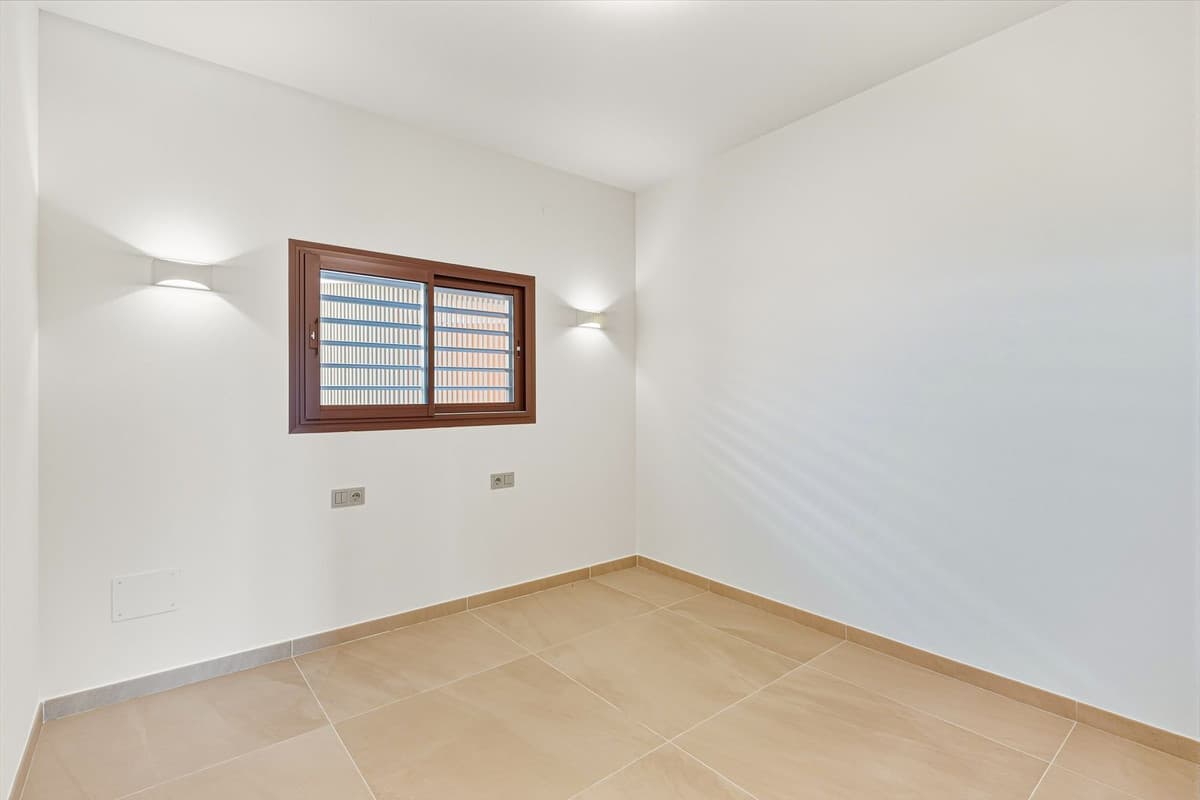 Ground Floor Apartment in Higueron — photo 10 of 10