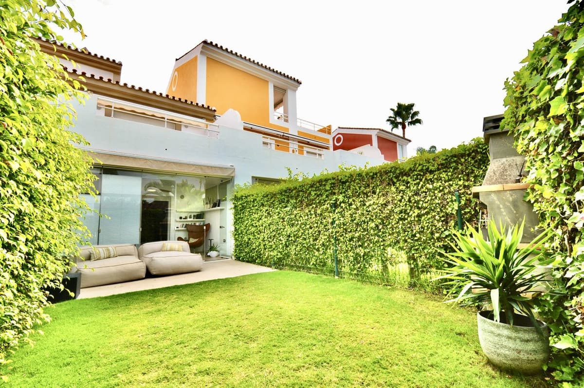 Ground Floor Apartment in El Paraiso — photo 1 of 10