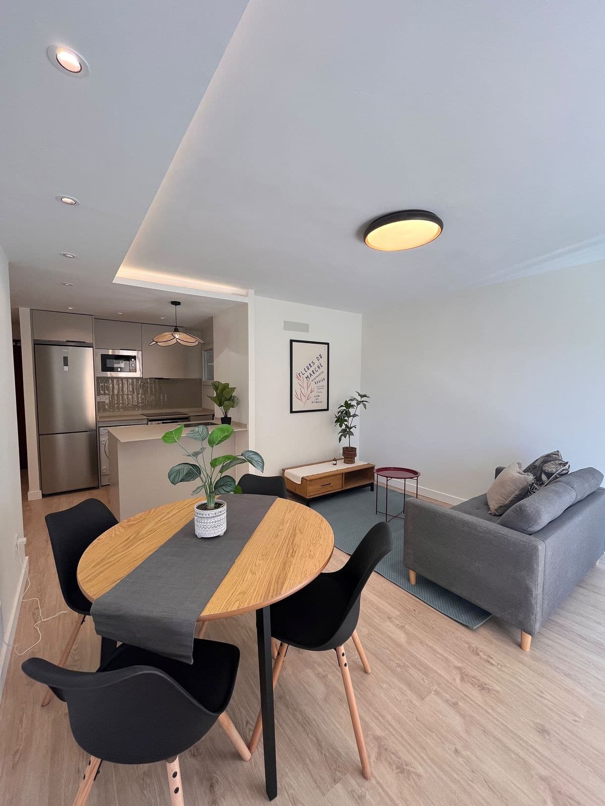 Middle Floor Apartment in El Palo — photo 1 of 10