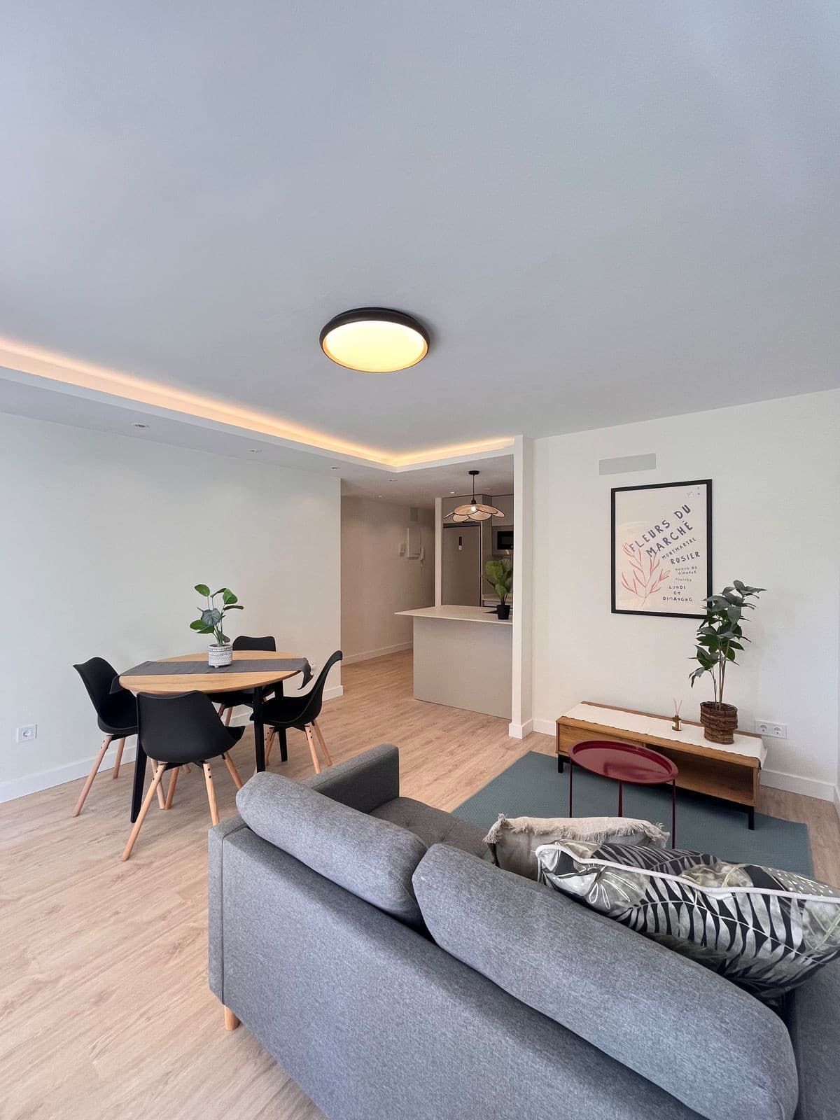Middle Floor Apartment in El Palo — photo 3 of 10