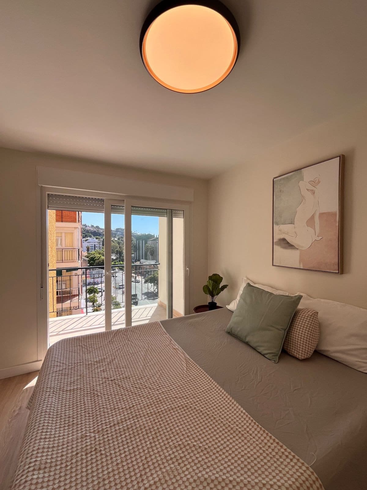 Middle Floor Apartment in El Palo — photo 7 of 10
