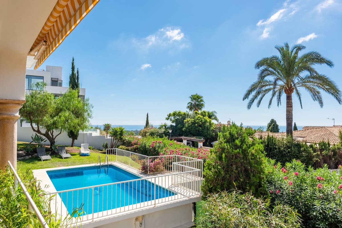 Townhouse in El Paraiso