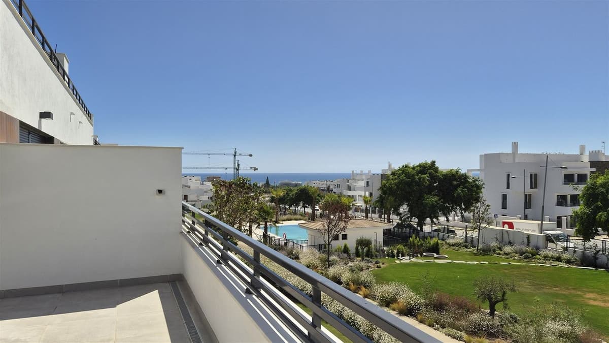 Middle Floor Apartment in Estepona — photo 1 of 10
