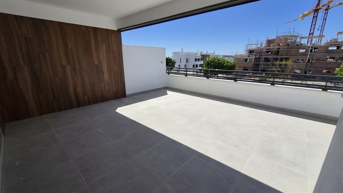 Middle Floor Apartment in Estepona — photo 4 of 10