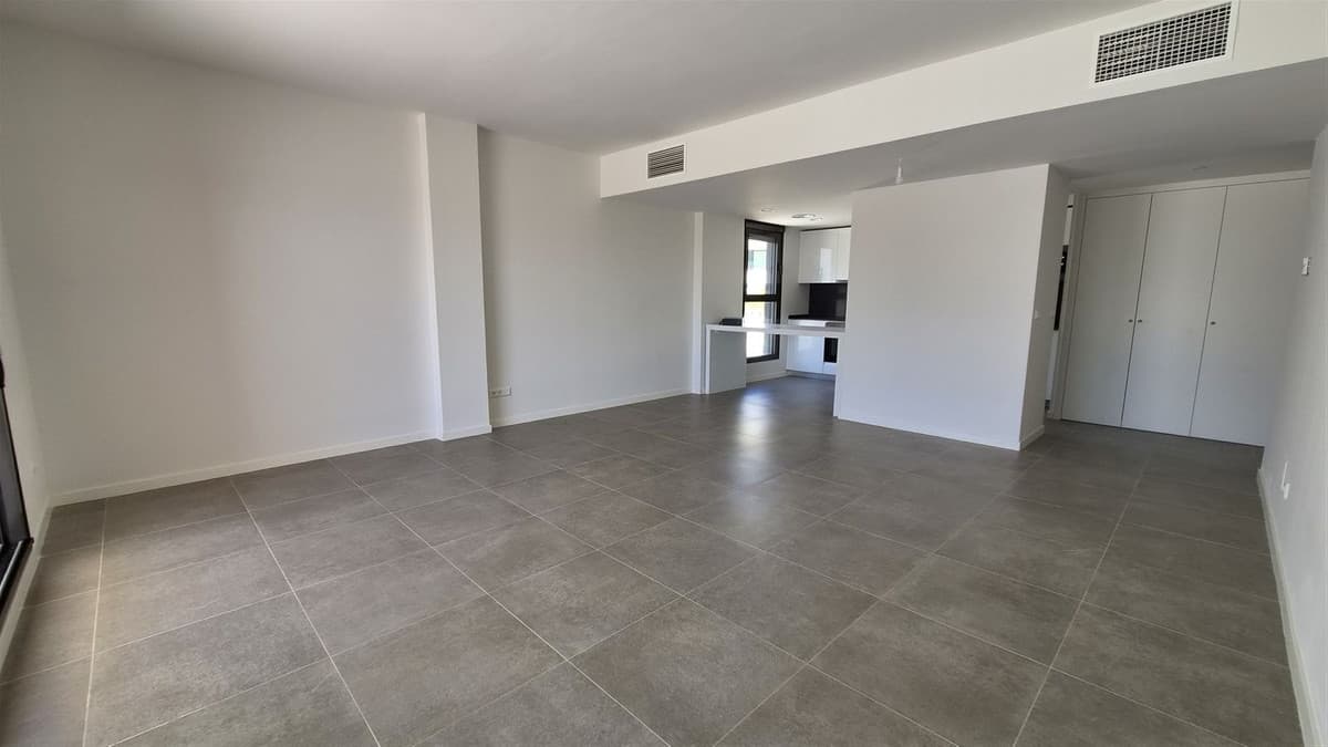 Middle Floor Apartment in Estepona — photo 6 of 10