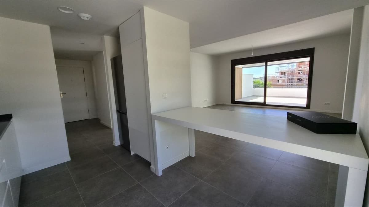 Middle Floor Apartment in Estepona — photo 9 of 10
